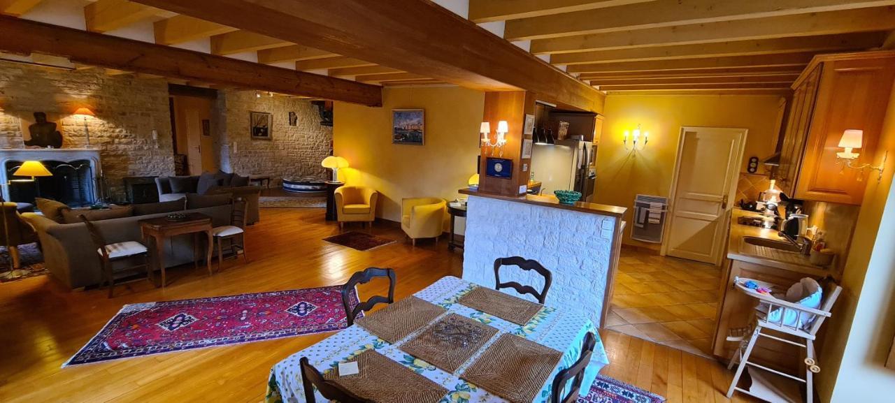 Le Moulin De *